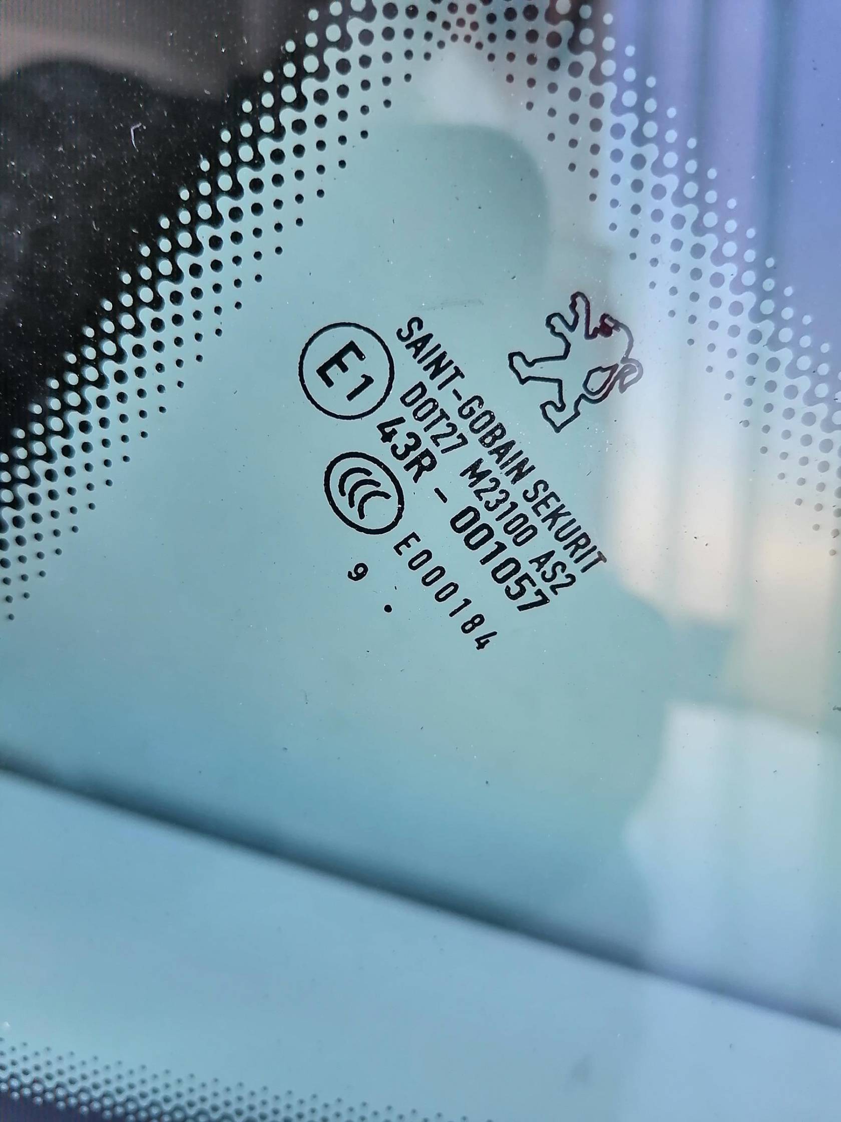 Fisso angolare parafango post. sx.